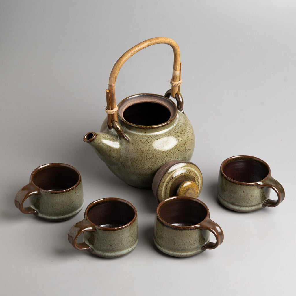 Moss Grove Tea Set