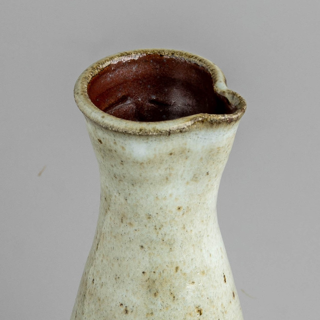 Mellow Ground Vessel